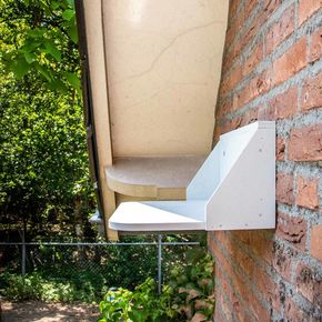 Mestplank voor zwaluwnesten en huiszwaluwnesten